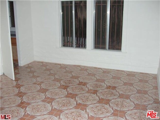 property at 737 N Harvard Blvd
