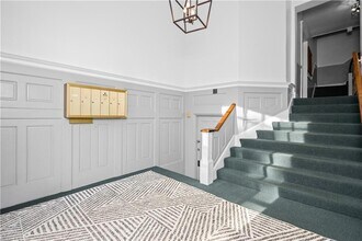 600 W Olney Rd, Unit 202 in Norfolk, VA - Building Photo - Building Photo