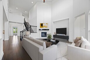 567 Pecos River Xing in Dripping Springs, TX - Building Photo