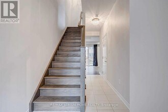 420 Belcourt Cmn in Oakville, ON - Building Photo - Building Photo