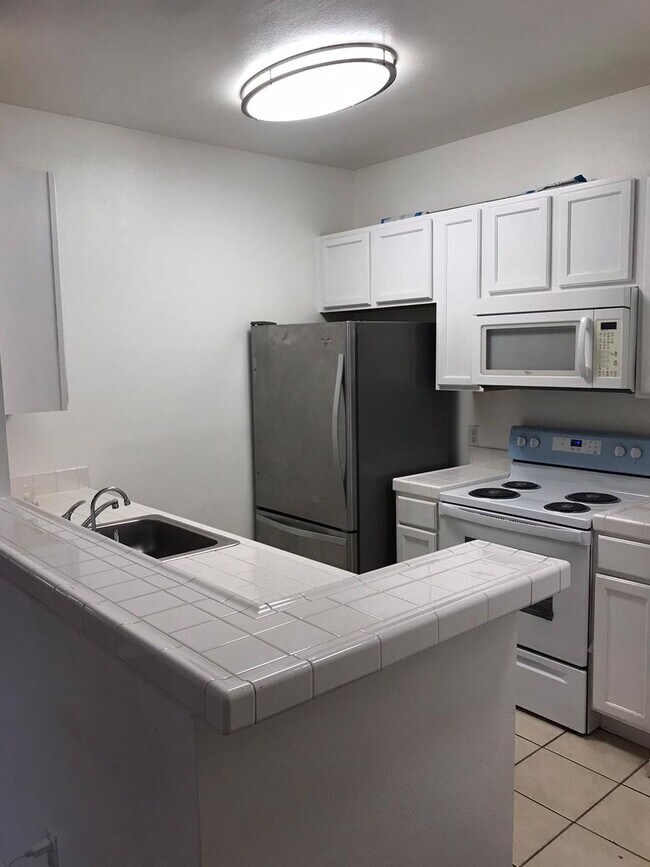 2255 Showers Dr in Mountain View, CA - Foto de edificio - Building Photo