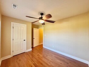 10246 Robinson Ferry Rd in Brodnax, VA - Building Photo - Building Photo