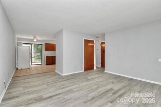 4709 Americana Ave in Charlotte, NC - Building Photo - Building Photo