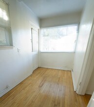 3305 Lowry Rd, Unit 3305 in Los Angeles, CA - Building Photo - Building Photo