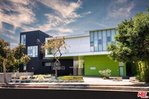 825 Kings Rd, Unit 4 in West Hollywood, CA - Building Photo