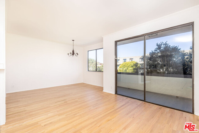 5100 Vía Dolce in Marina Del Rey, CA - Building Photo - Building Photo