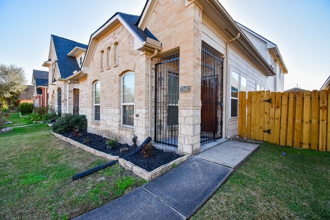 7542 Autumn Sun Dr in Houston, TX - Building Photo - Building Photo