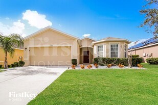 2295 Sequoia Way in Davenport, FL - Building Photo