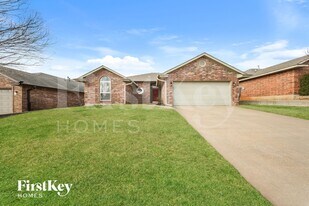 1501 Meadow Run in Moore, OK - Building Photo