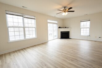 956 Iron Bridge Dr in Virginia Beach, VA - Building Photo - Building Photo