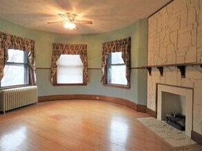 18 Grand View Ave, Unit 1 in Somerville, MA - Foto de edificio - Building Photo