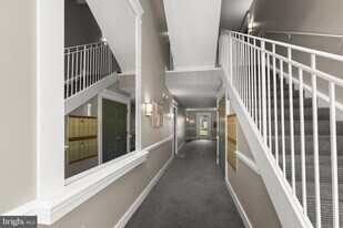9150 Gracious End Ct in Columbia, MD - Building Photo
