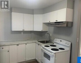 3 Simcoe St S in Oshawa, ON - Building Photo - Building Photo