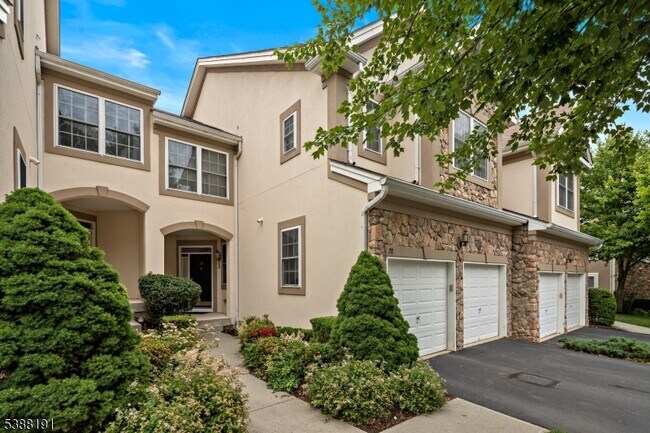 28 Henning Terrace in Denville, NJ - Building Photo - Building Photo