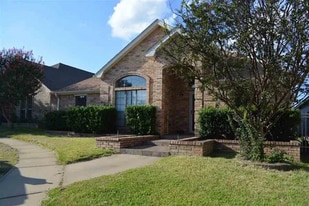 4115 Primrose Ln in Paris, TX - Building Photo