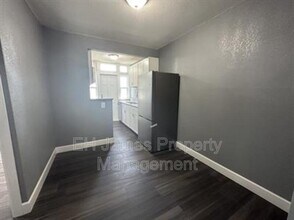 2206 E 7th St in Tulsa, OK - Foto de edificio - Building Photo