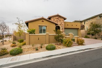 337 Castellari Dr in Las Vegas, NV - Building Photo - Building Photo