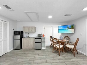 1204 21st Ave W in Palmetto, FL - Building Photo - Building Photo
