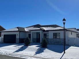 1548 Hickory Dr in Montrose, CO - Building Photo