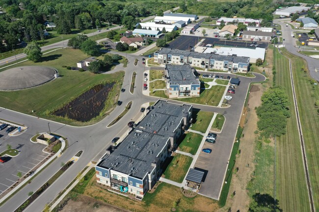 The Den at Fox Run in Waukesha, WI - Building Photo - Building Photo