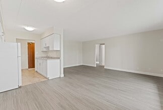 1071 McDougall St in Windsor, ON - Building Photo - Building Photo