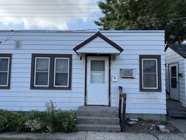 property at 12 3rd Ave