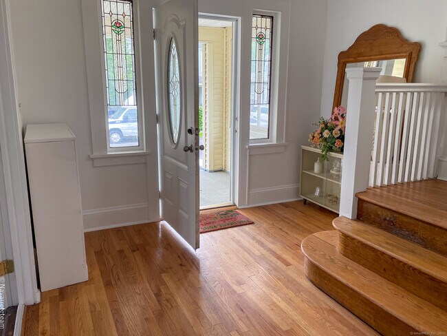 26 Stoehrs Pl in Bridgeport, CT - Building Photo - Building Photo