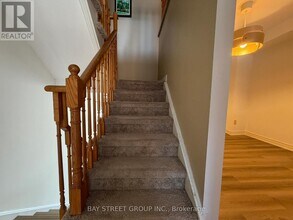 1100 Queens Ave in Oakville, ON - Building Photo - Building Photo