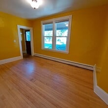 221 Seymour Ave, Unit 1 in Marquette, MI - Building Photo - Building Photo