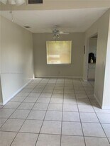 1314 White Pine Dr in Wellington, FL - Building Photo