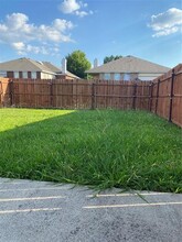 3410 Hamlett Ln in Garland, TX - Foto de edificio - Building Photo