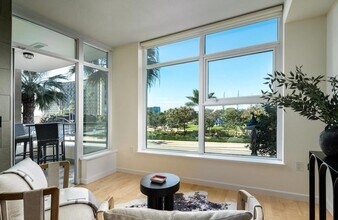 1431 Pacific Hwy, Unit 315 in San Diego, CA - Foto de edificio - Building Photo