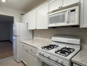 128 S Hale Ave in Bartlett, IL - Building Photo - Building Photo