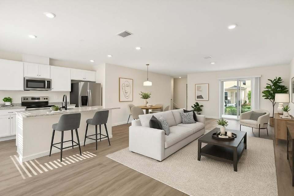 2745 Flushing Dr in Apopka, FL - Building Photo