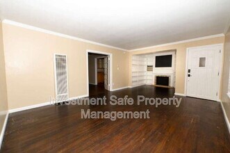 4982 Baltimore Dr in La Mesa, CA - Building Photo - Building Photo