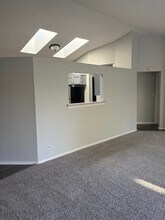 1521 Commodore Ct in Schaumburg, IL - Building Photo - Building Photo
