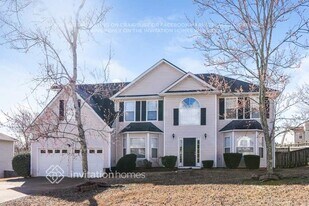 572 Lakewater View Dr in Stone Mountain, GA - Building Photo