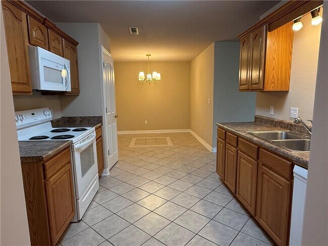 6294 W Copper Ridge Ln in Fayetteville, AR - Building Photo - Building Photo