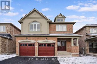 84 Lewis Honey Dr in Aurora, ON - Building Photo
