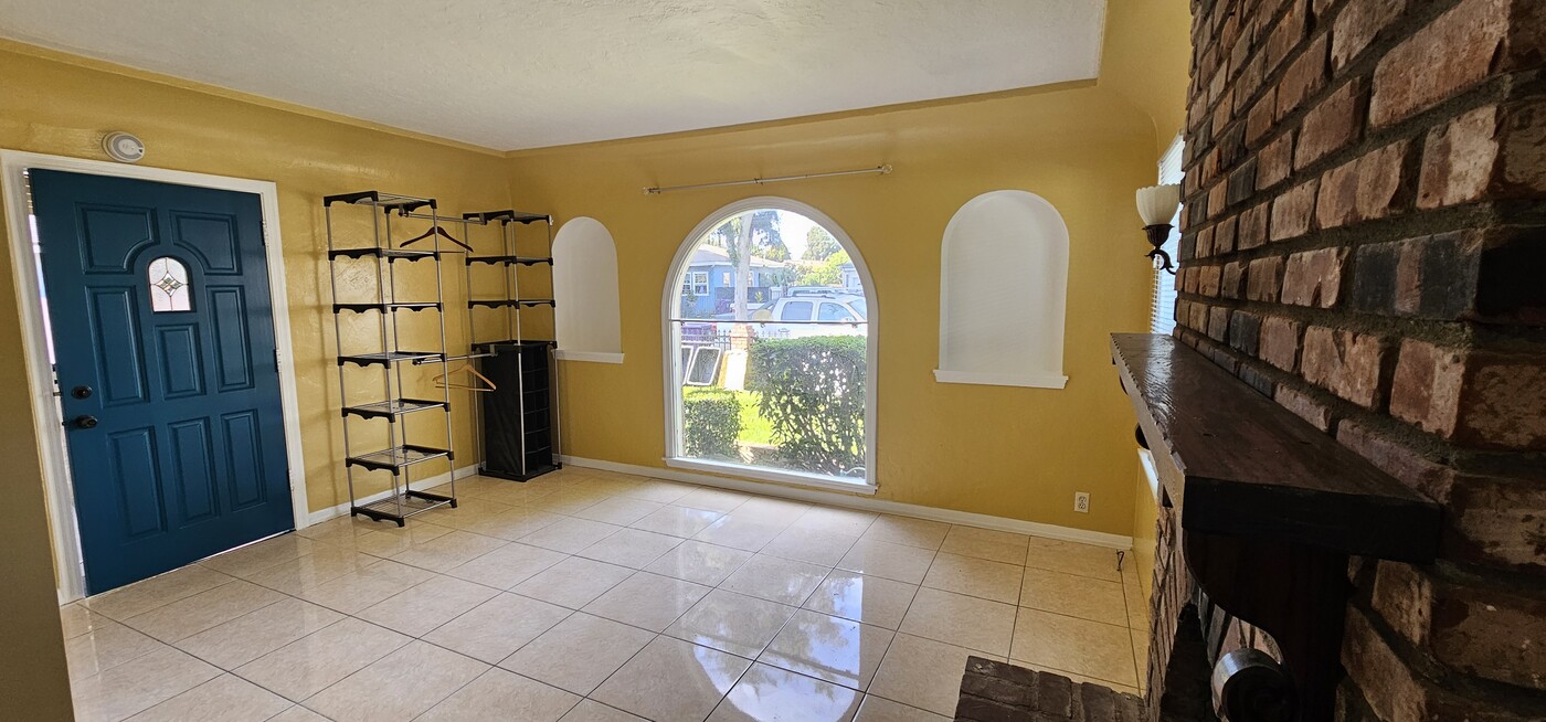 418 E Morningside St in Long Beach, CA - Building Photo