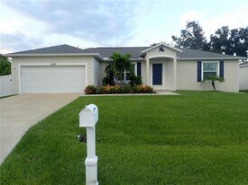 11200 Chalet Ave in Englewood, FL - Building Photo