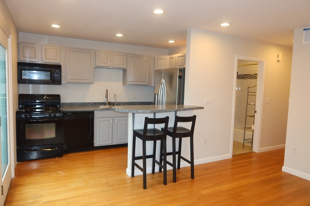 505 E 5th St, Unit 3 in Boston, MA - Building Photo