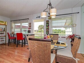 73 Royal Oak Ct in Vero Beach, FL - Building Photo - Building Photo