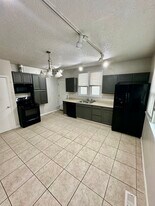 947 E Augusta Ave in Spokane, WA - Building Photo