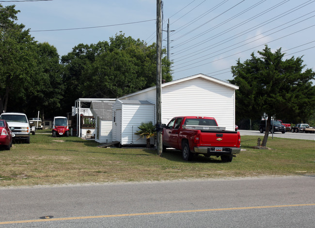 109 Little Kinston Rd in Hampstead, NC - Building Photo - Building Photo