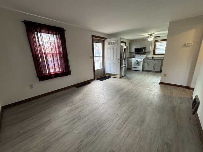 property at 721 E Oberlin Ave