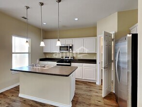 5400 Galante Ln in Denton, TX - Foto de edificio - Building Photo