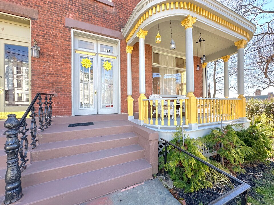 152 Grand St, Unit 2 in Newburgh, NY - Building Photo