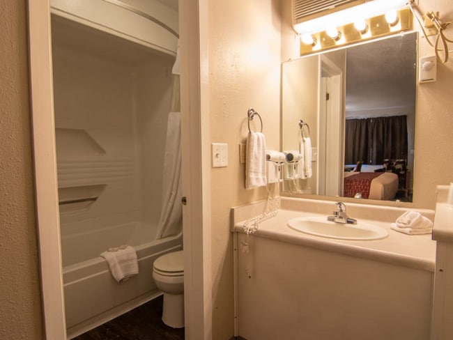 346 W Kansas St in Spearfish, SD - Foto de edificio - Building Photo