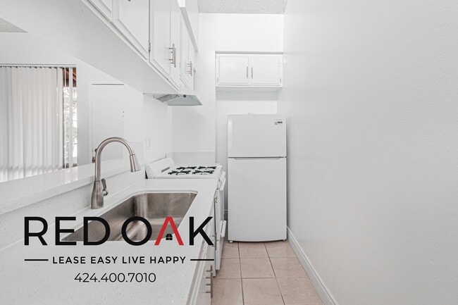 10810 Sarah St, Unit 4 in Los Angeles, CA - Foto de edificio - Building Photo